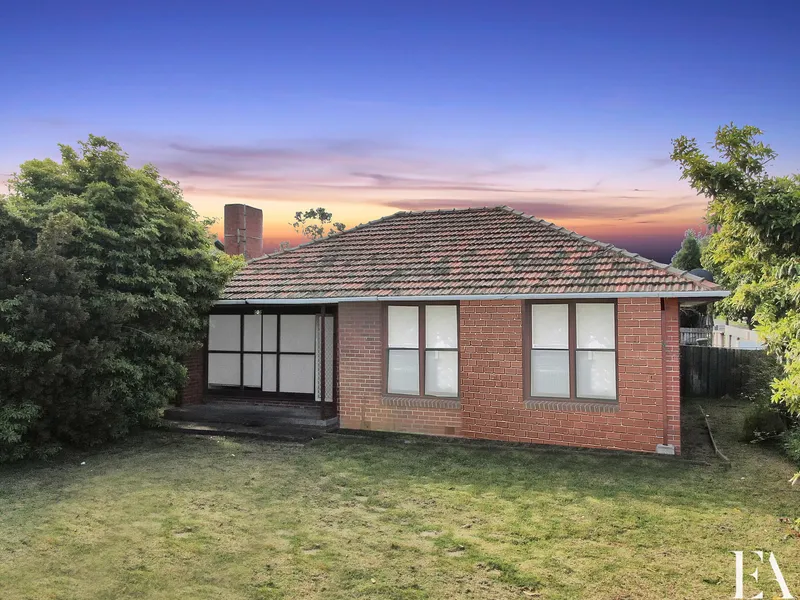 582m2 Corner Block With Approved Plans & Permits to Build Second Dwelling.....!!!!!!!!