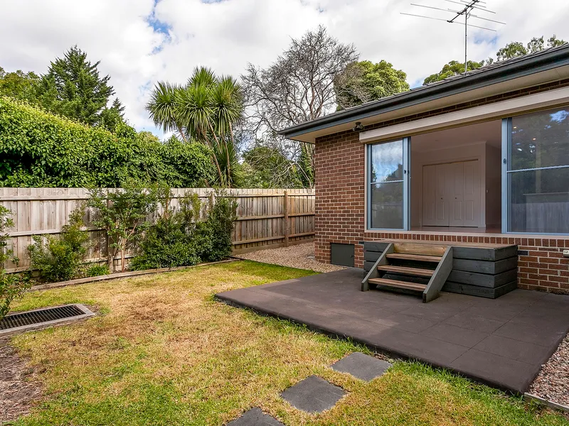 Centrally Located Modern 2 Bedroom Unit