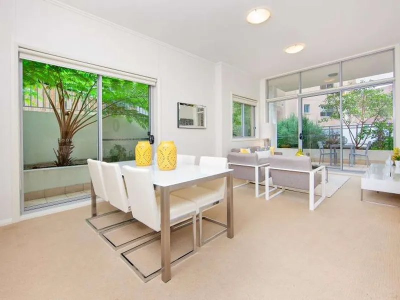 Spacious Entertainers' Dream! LEASED