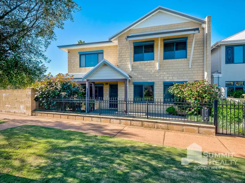 Discover Your Dream Home on Tuart Street!
