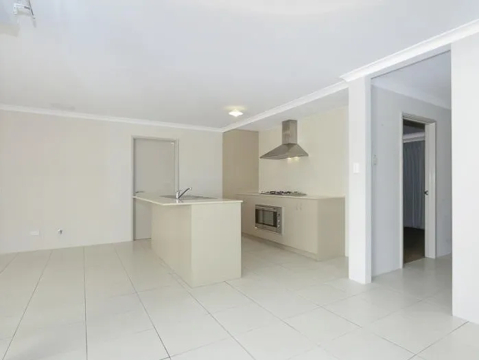 3 X 2 MORLEY - GREAT LOCATION!