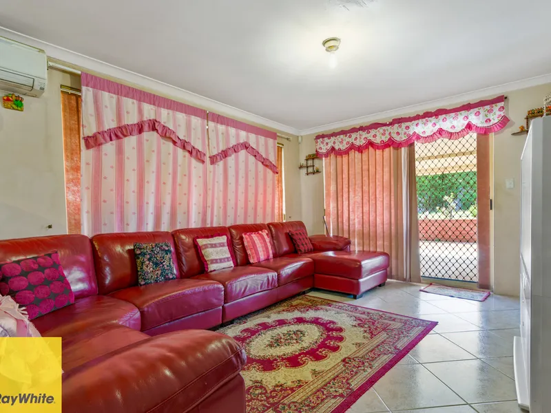 THIS HOUSE HAS TO SELL!!  INVESTORS WANTED