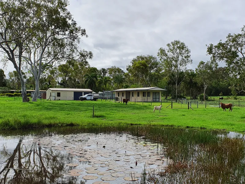 Rural Living, Handy to Beach