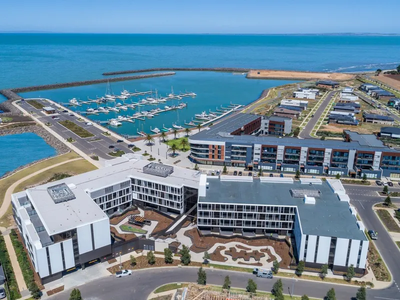 BRAND NEW LUXURY APARTMENT BY THE BAY WITH BONUS FURNITURE/APPLIANCE PACK 