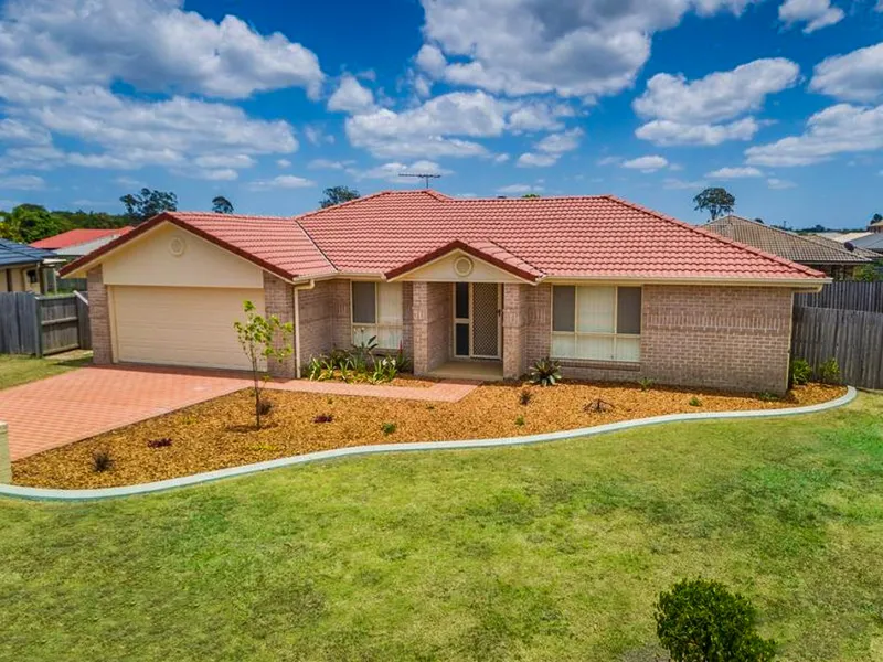 LARGE FAMILY HOME IN CULT-DE-SAC