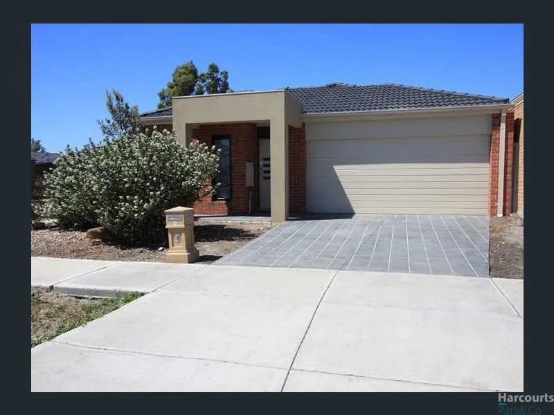Great Home With Dual Living Area!