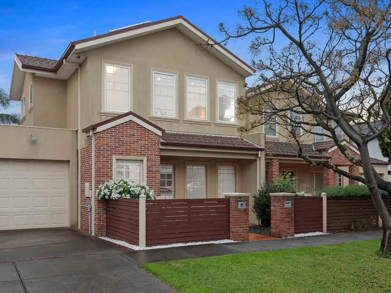 Park-Precinct Town-Residence with Rare Elegance