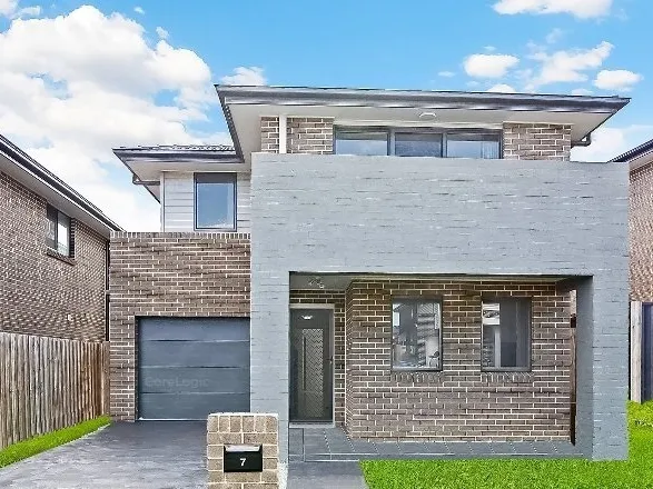 Huge Family Home in Quiet Position