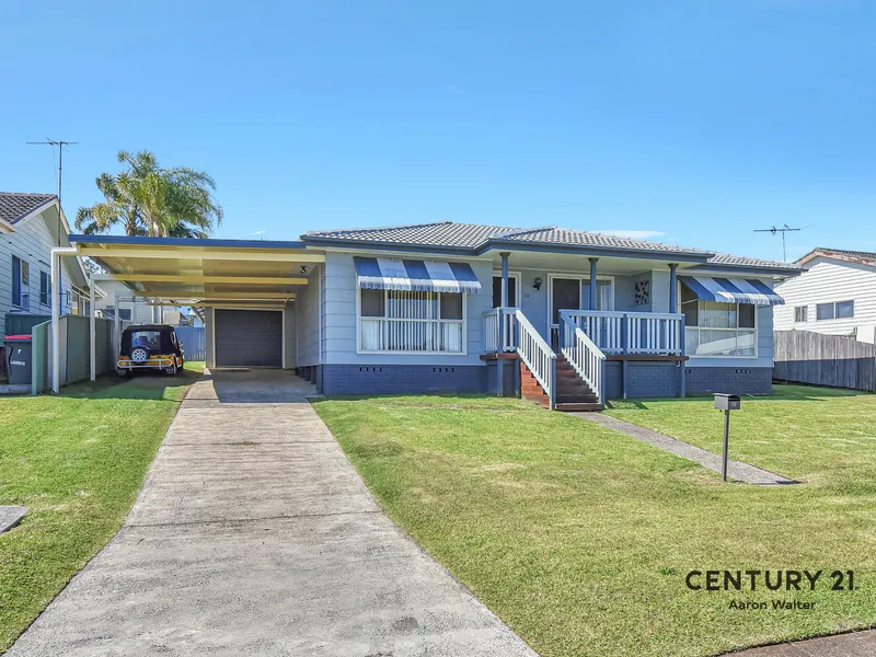 LARGE FAMILY HOME, HUGE BLOCK!!