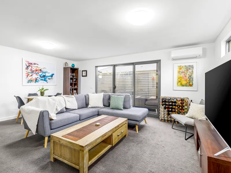 Modern Lifestyle & Position Perfect