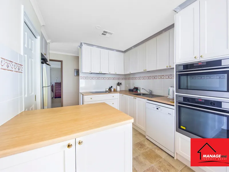 BEAUTIFUL MODERN TOWNHOUSE IN THE HEART OF BRUCE