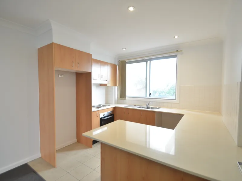 3 BEDDER IN THE HEART OF ROCKDALE!