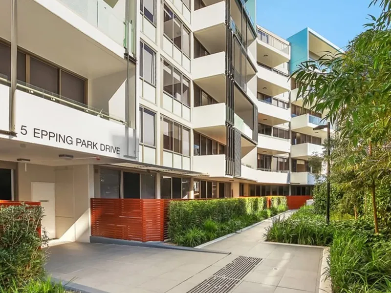 Two Spacious Bedroom+Two bathroom + Two car spaces+study room Apartment for lease