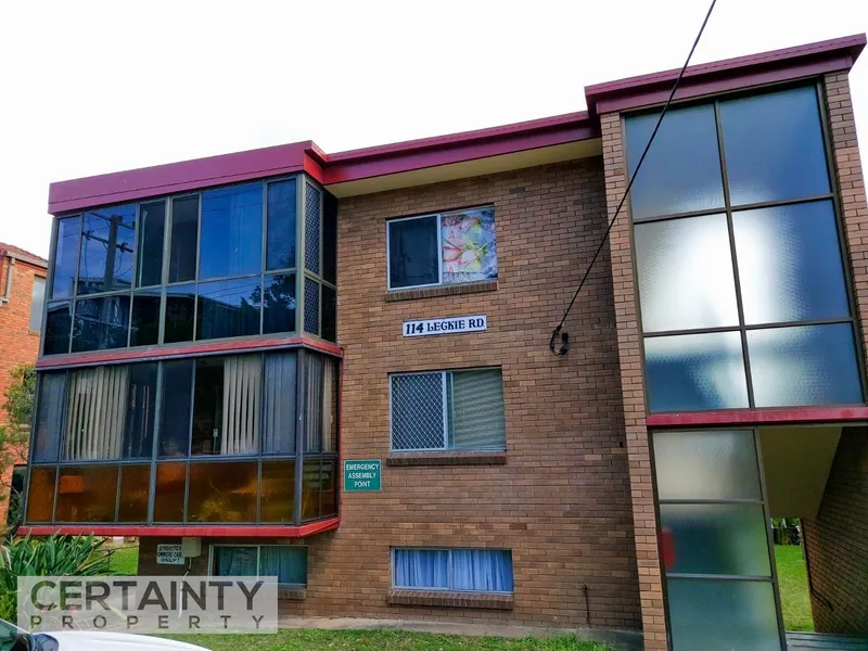 Spacious unit in prime position of Kedron