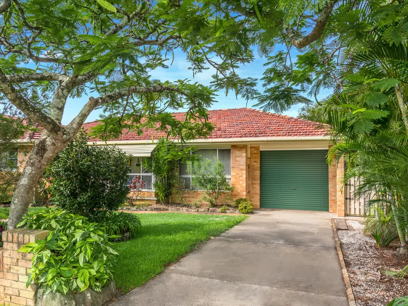 BRUNSWICK HEADS  - CENTRAL LOCATION - Zone B2 Local Center