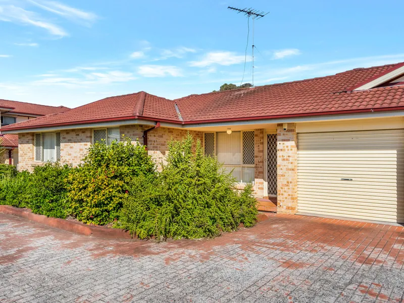 Single Level Villa l Renovated