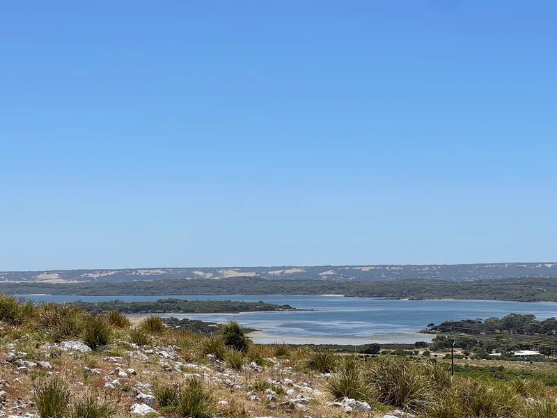 15 Hectares - Beautiful Elevated Views