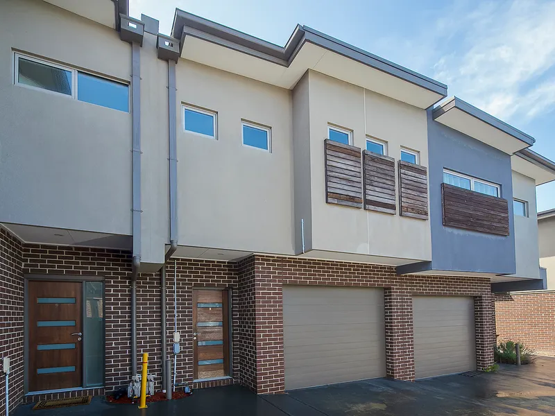 LIVE UPSTAIRS & RENT DOWNSTAIRS