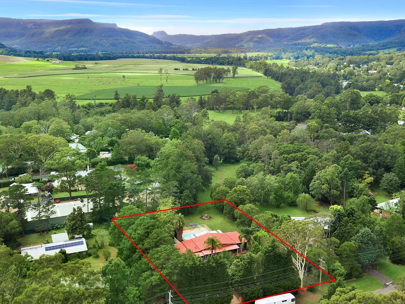 Renovated Family Home On An Acre