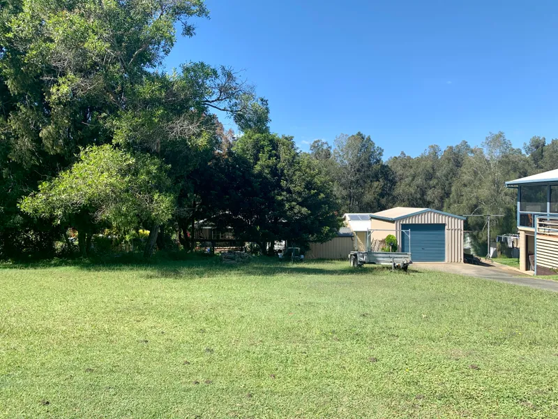 Quiet Sunny location - ready to build the dream!