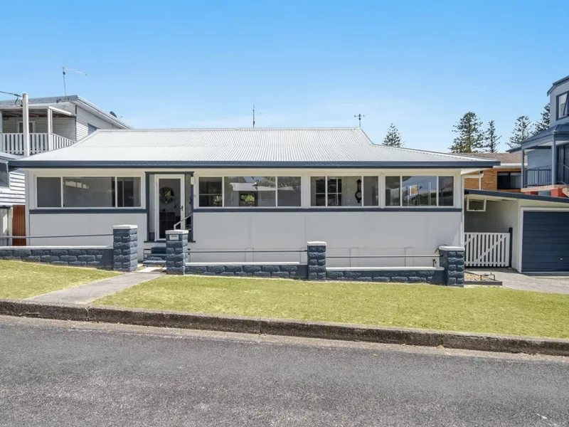 Original beach shack on Yamba hill