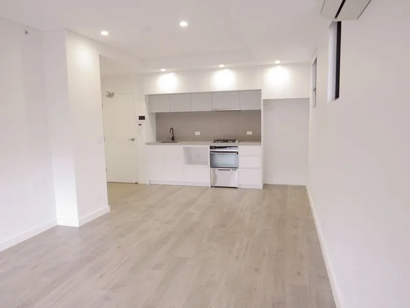 Super nice 2 bedroom apartment close to beach in Maroubra!