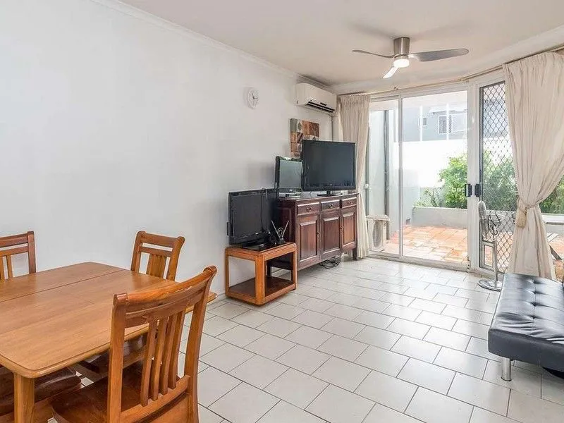 Fully Furnished 2 Bedroom! Moments from the CBD! 