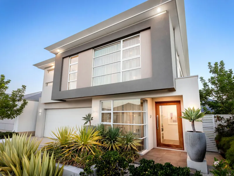 New, high spec ex-display home.