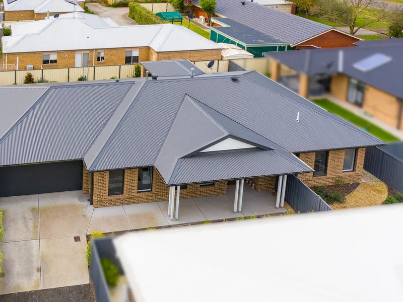 Centrally Located Modern Home - 500sqm