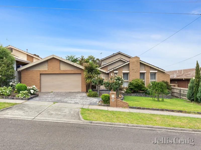 Superb four bedroom family home in Viewbank