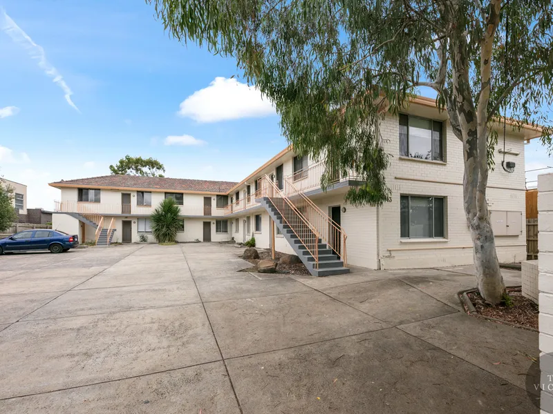Renovated 2 Bedroom With Car Space