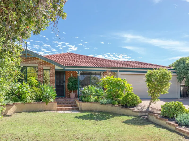 Large family home! Perfect location! Ample parking! Entertainers delight!