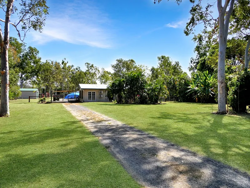 Pool, Shed & Acreage