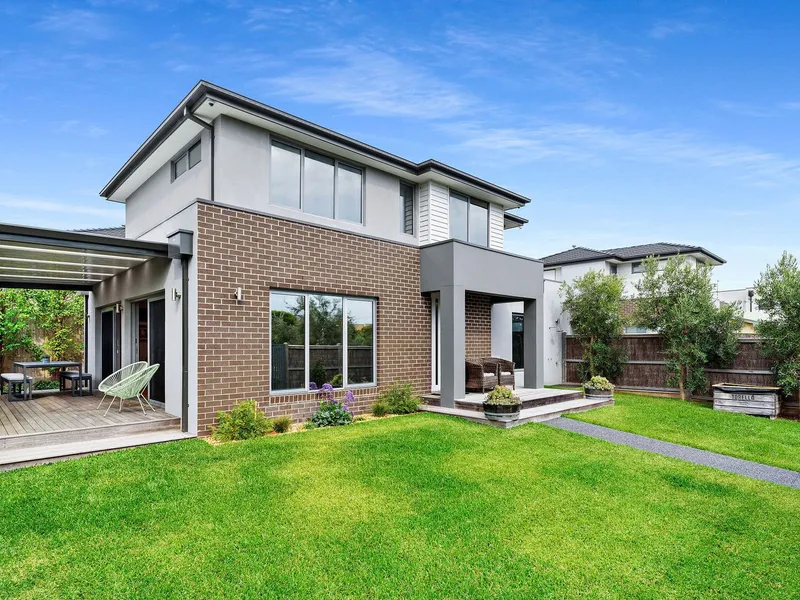 Modern Beachside Living