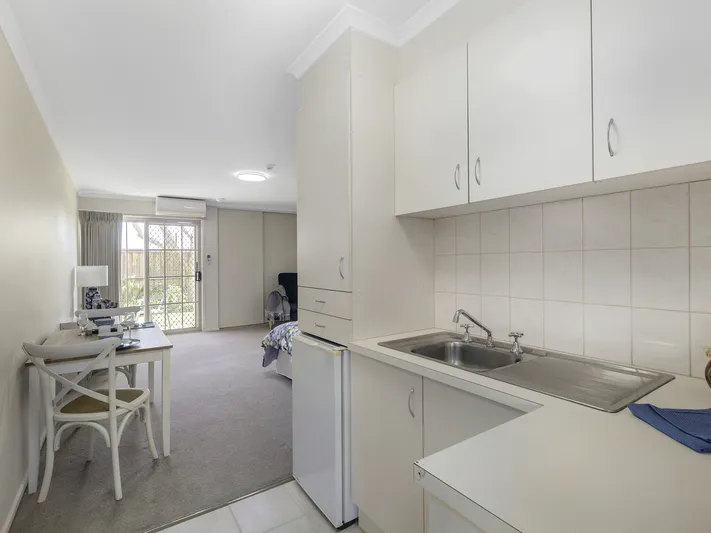 Stylish serviced apartment with light and bright vibe