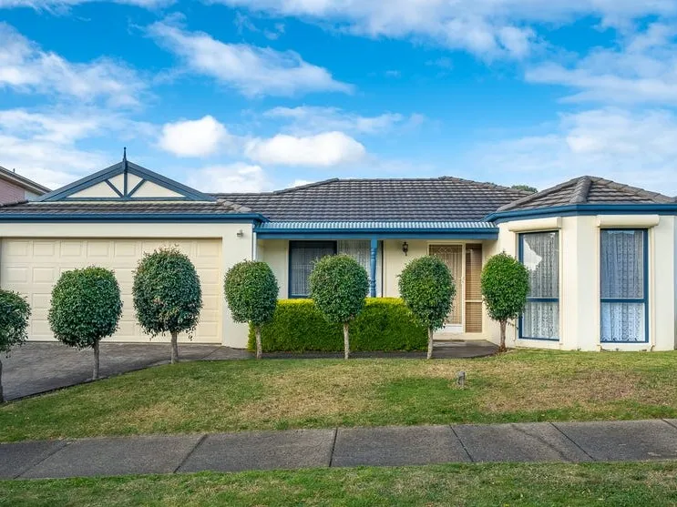 PERFECTLY POSITIONED FAMILY HOME!