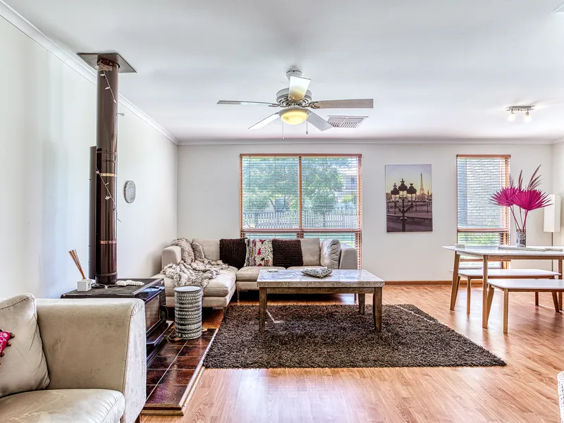 Great Location, Courtyard Family Home 