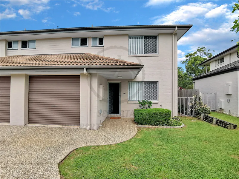 WITH RARE BUSHVIEW!!! EVERYTHING ON YOUR DOORSTEP!!!