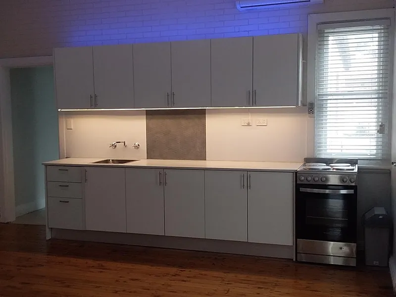 $330 Stylish 1 br unit Ideal work from home setting