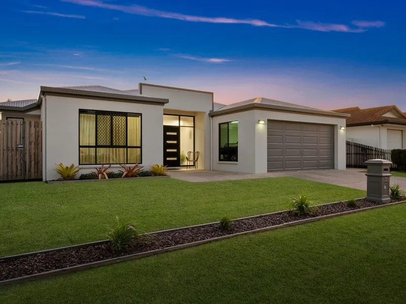 FULLY RENOVATED EXECUTIVE ENTERTAINER – WITH SHED!