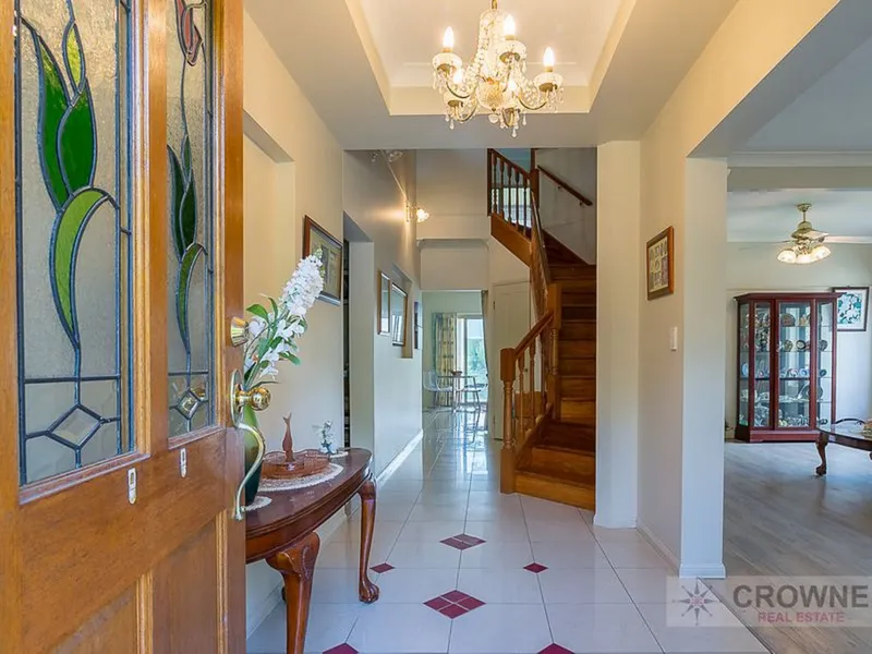 OWNER'S NEED THIS HUGE HOME SOLD!