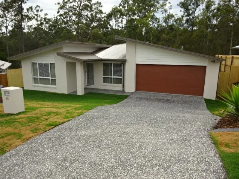 EXCLUSIVE 'BANKSIA RIDGE' RESIDENCE