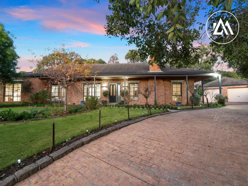 Magnificent, Fully-Modernised Family Living