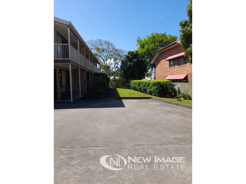 2 Bedroom Townhouse in Small Gated Complex