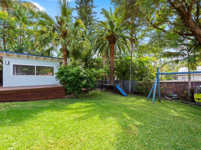 Bright beachside family retreat