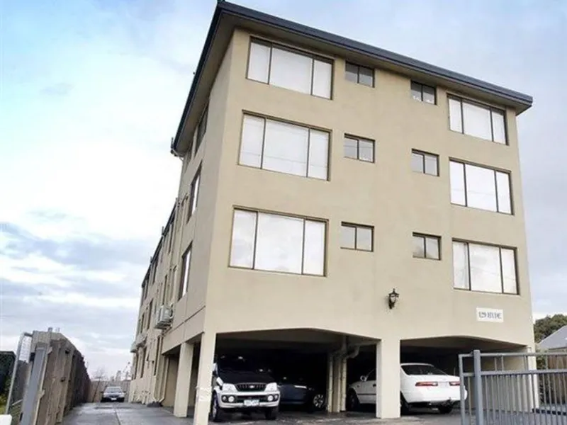 Discover Yarraville Living