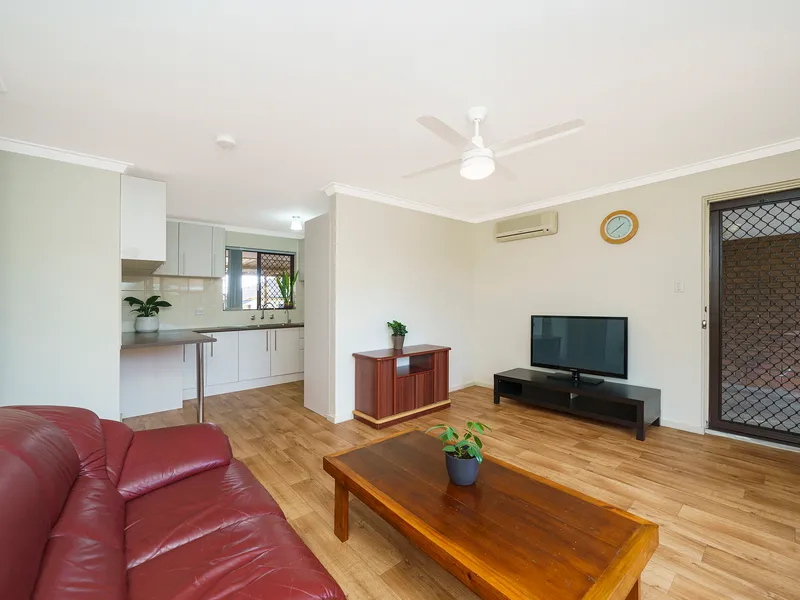 NEAT LITTLE PACKAGE - AMAZING LOCATION