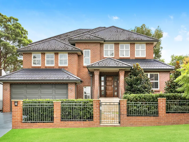 Grand luxury living on level north to rear