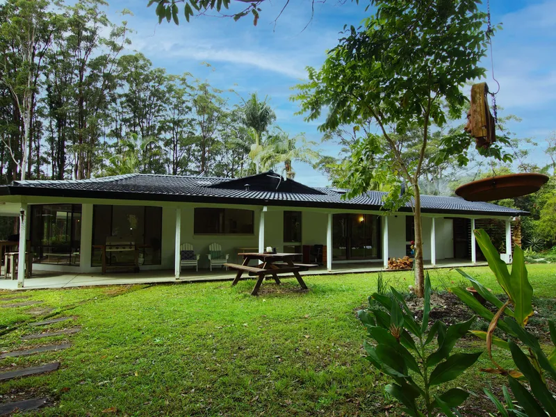 SPACIOUS FAMILY HOME SET ON 5 ACRES