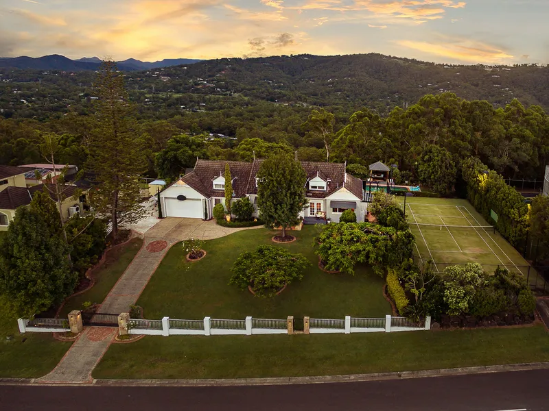 “GONE WITH THE WIND” MANSION ON THE PINNACLE
